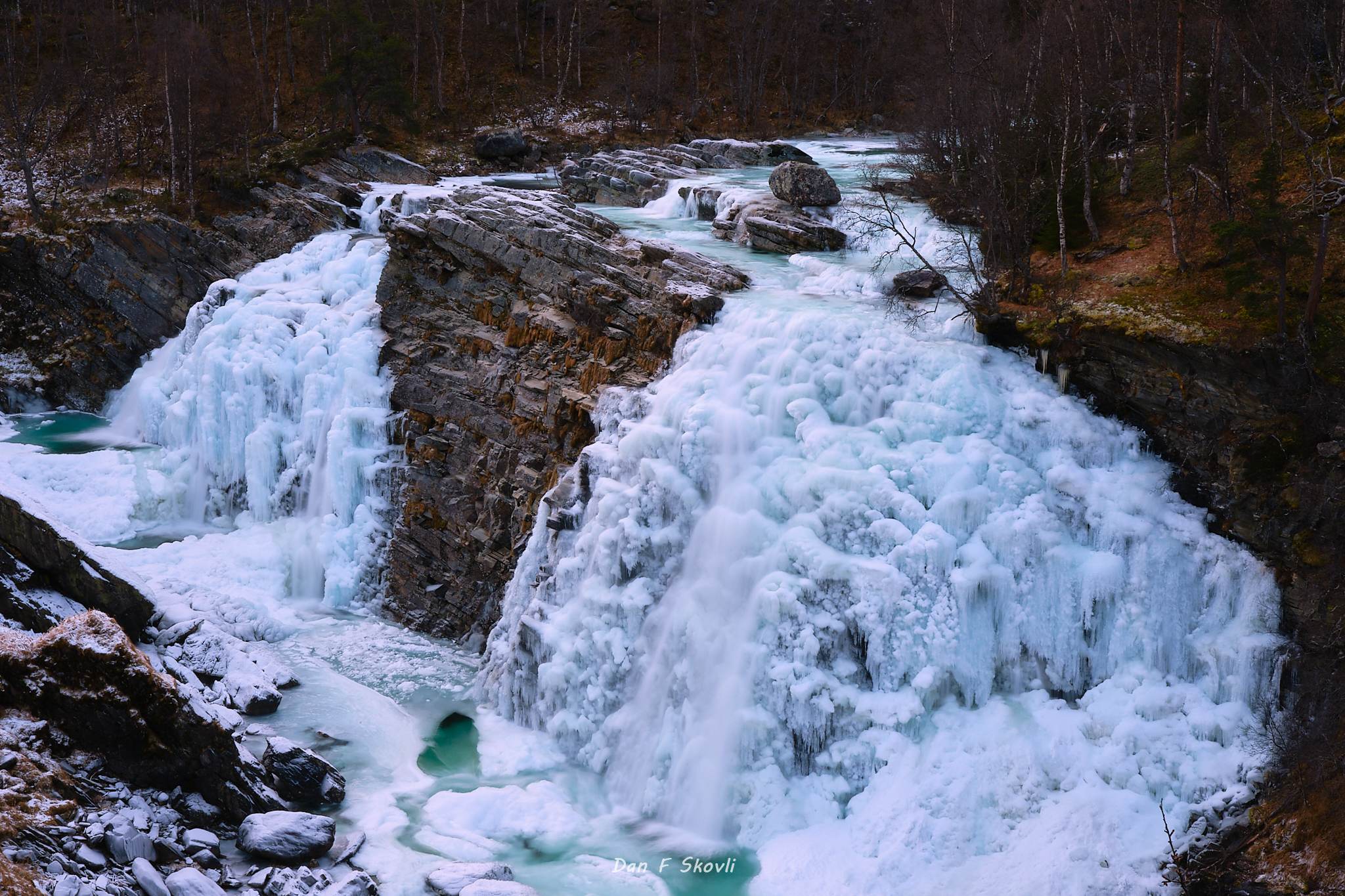 Røykfossen i vinterskrud